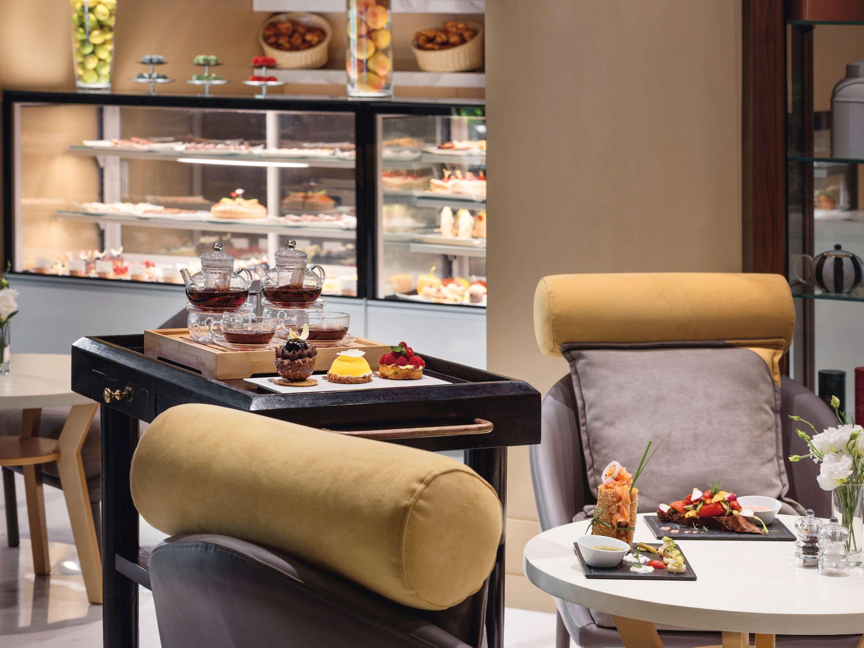 Moevenpick Hotel & Casino Malabata Tanger Екстер'єр фото The Lounge at the airport